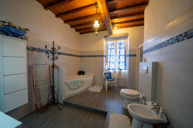 Casa colonica in vendita a Reggello