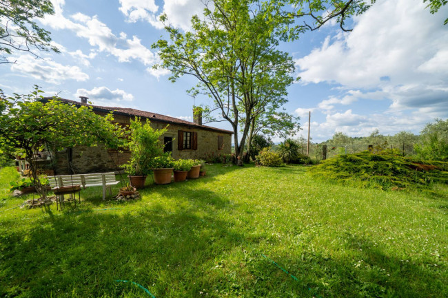 Casa colonica in vendita a Reggello