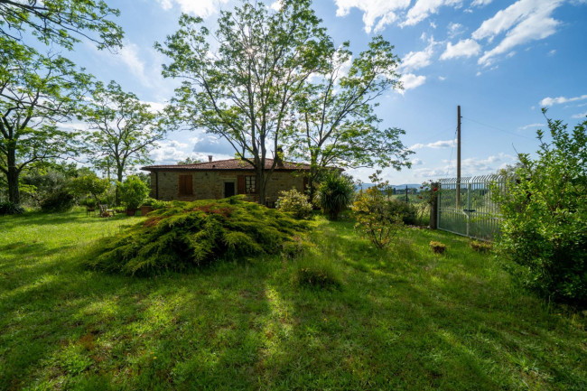 Casa colonica in vendita a Reggello