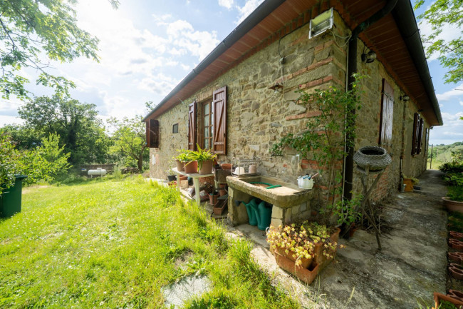 Casa colonica in vendita a Reggello