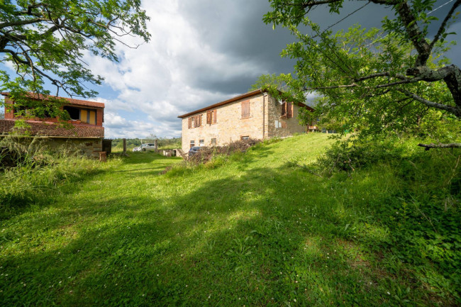 Casa colonica in vendita a Reggello