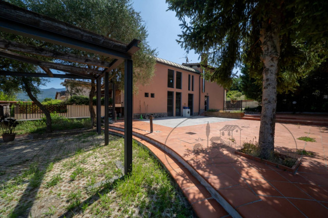 Casa singola in vendita a Reggello
