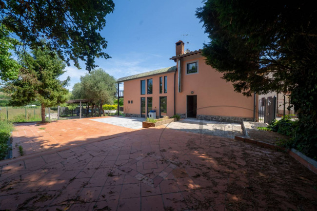 Casa singola in vendita a Reggello