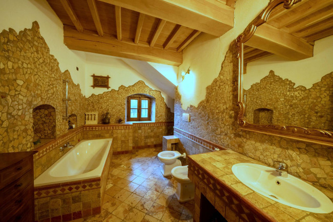 Villa in vendita a Reggello