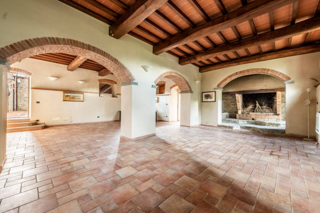 Casa colonica in vendita a Reggello
