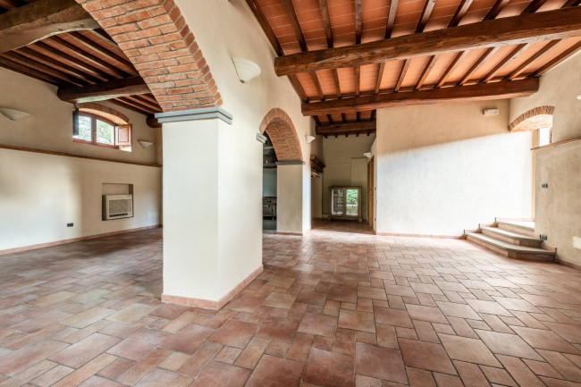 Casa colonica in vendita a Reggello