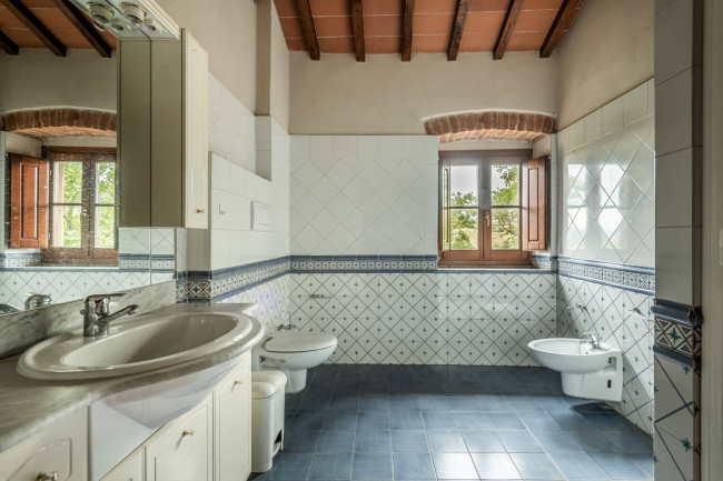 Casa colonica in vendita a Reggello