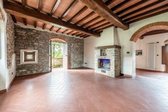 Casa colonica in vendita a Reggello