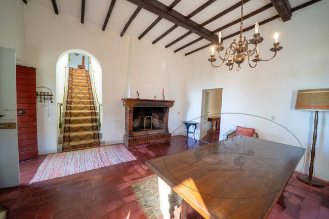 Casa colonica in vendita a Reggello