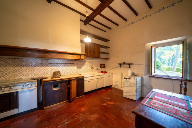 Casa colonica in vendita a Reggello