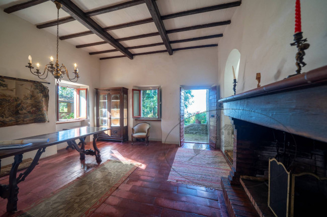 Casa colonica in vendita a Reggello