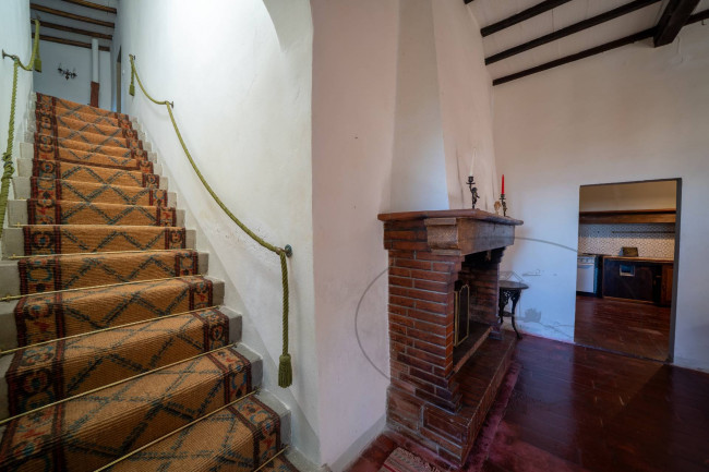 Casa colonica in vendita a Reggello