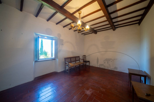 Casa colonica in vendita a Reggello