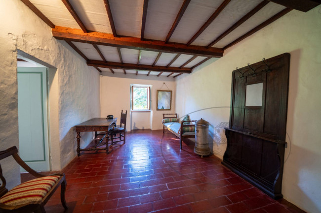 Casa colonica in vendita a Reggello