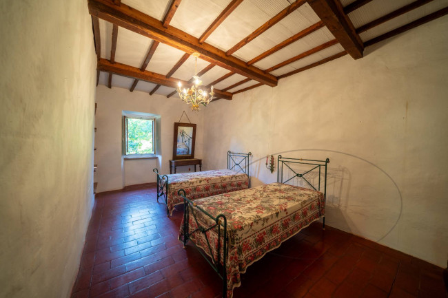 Casa colonica in vendita a Reggello