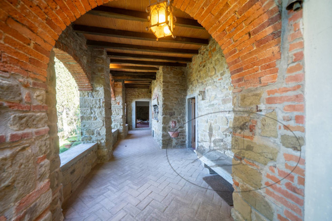 Casa colonica in vendita a Reggello