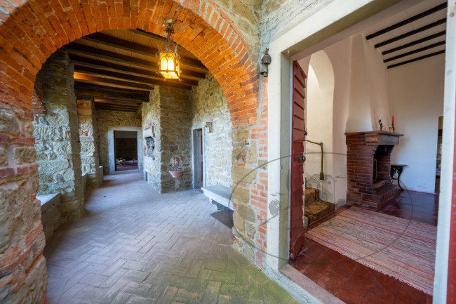 Casa colonica in vendita a Reggello