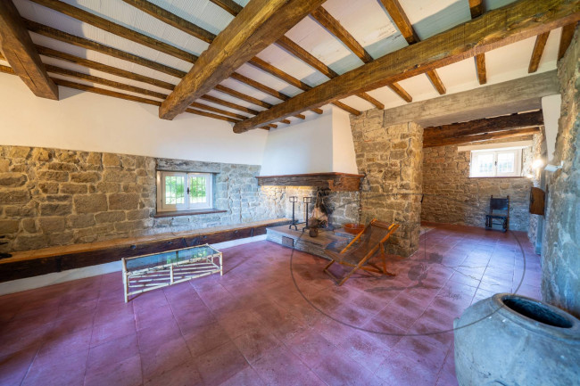 Casa colonica in vendita a Reggello