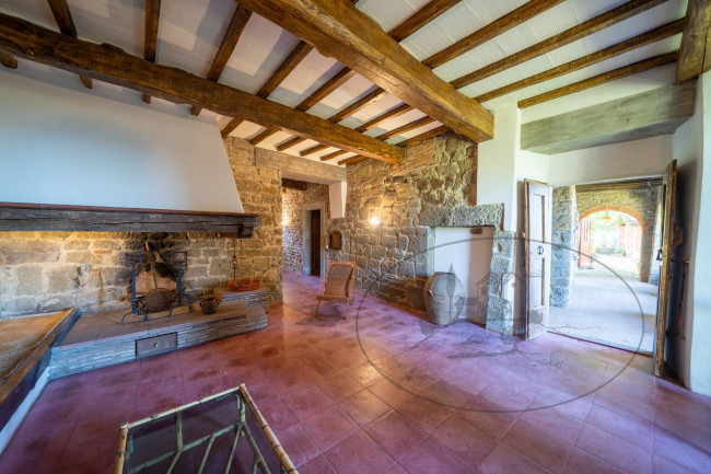 Casa colonica in vendita a Reggello