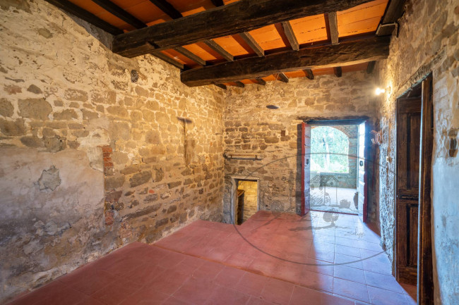 Casa colonica in vendita a Reggello