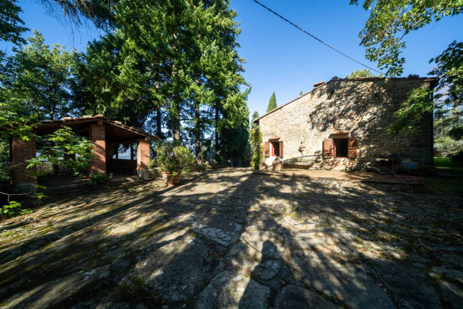 Casa colonica in vendita a Reggello