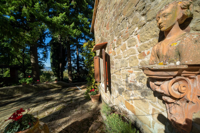 Casa colonica in vendita a Reggello