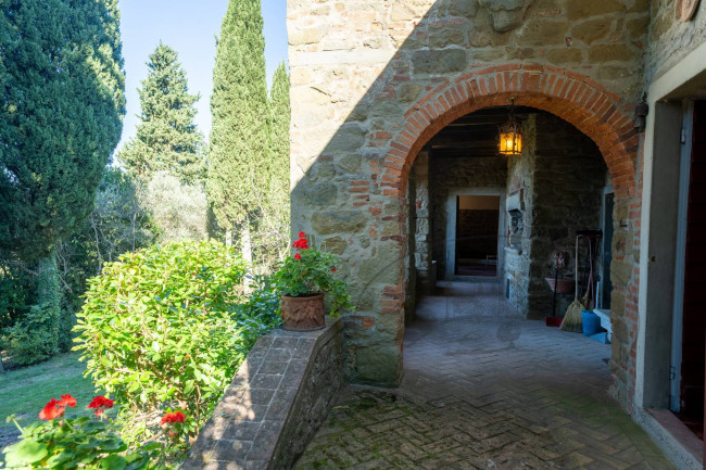 Casa colonica in vendita a Reggello