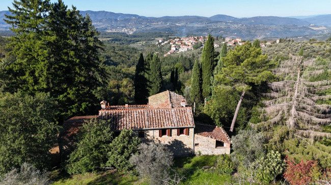 Casa colonica in vendita a Reggello