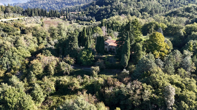 Casa colonica in vendita a Reggello