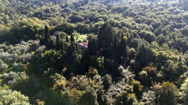 Casa colonica in vendita a Reggello