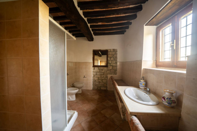 Casa colonica in vendita a San Casciano in Val di Pesa