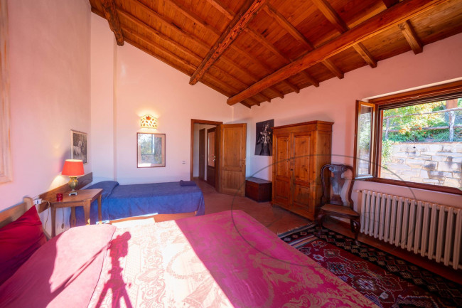 Casa colonica in vendita a Castelfranco Piandiscò