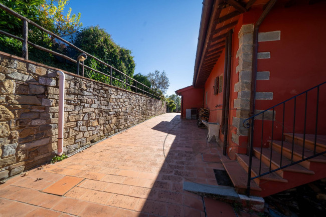 Casa colonica in vendita a Castelfranco Piandiscò