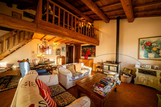 Casa colonica in vendita a Castelfranco Piandiscò