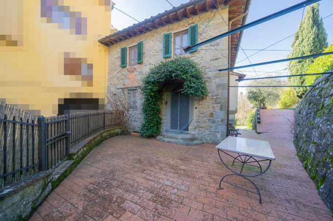 Casa semi indipendente in vendita a Reggello