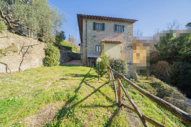 Casa semi indipendente in vendita a Reggello