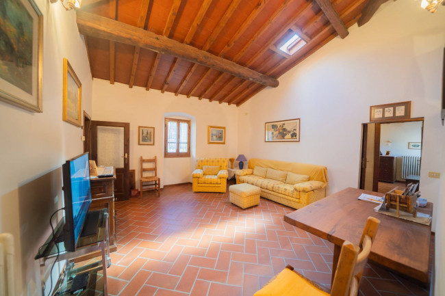 Casa semi indipendente in vendita a Reggello