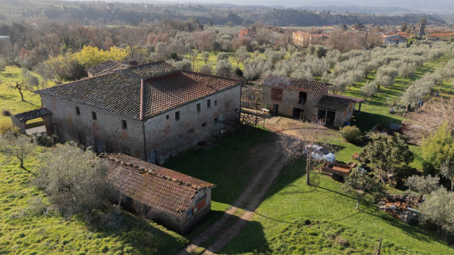 Casa colonica in vendita a Reggello