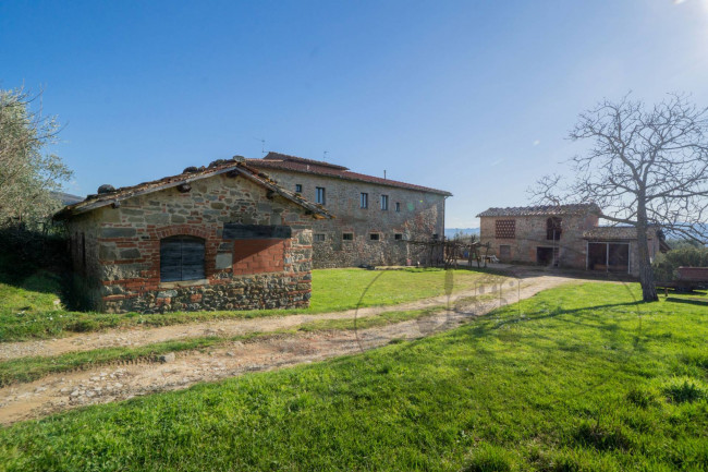 Casa colonica in vendita a Reggello