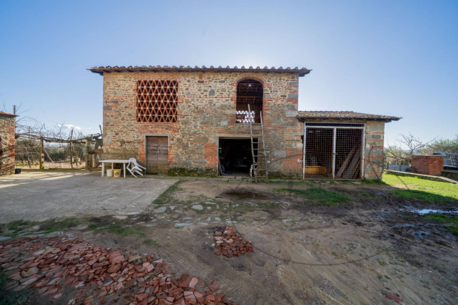 Casa colonica in vendita a Reggello