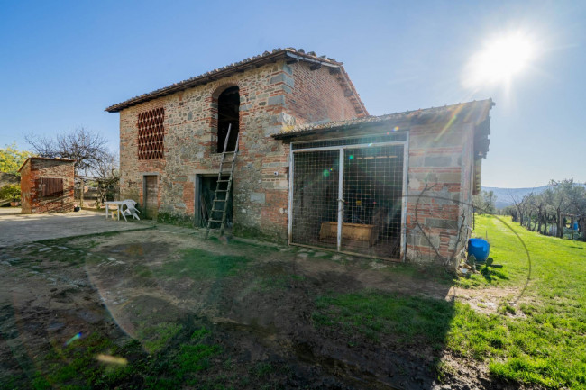 Casa colonica in vendita a Reggello