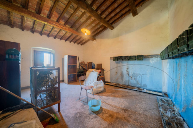 Casa colonica in vendita a Reggello