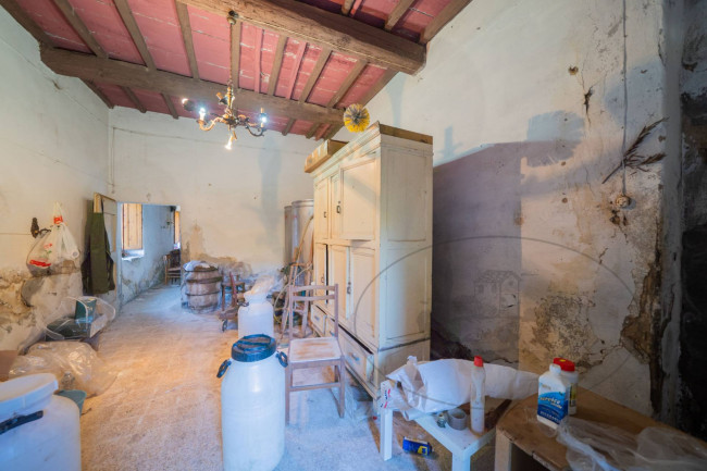 Casa colonica in vendita a Reggello