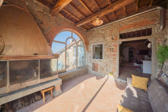 Appartamento in vendita a Reggello