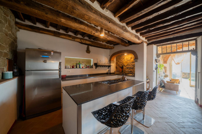 Appartamento in vendita a Reggello