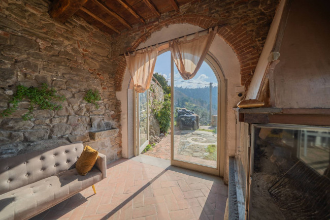 Appartamento in vendita a Reggello