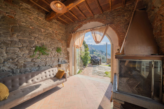 Appartamento in vendita a Reggello