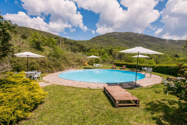 Cascina/Casale/Masseria in vendita a Castelfranco Piandiscò