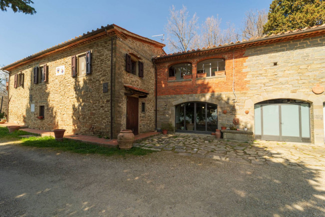 Cascina/Casale/Masseria in vendita a Castelfranco Piandiscò