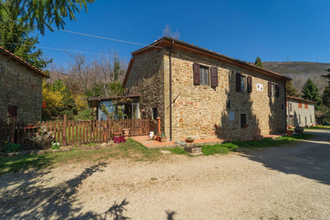 Cascina/Casale/Masseria in vendita a Castelfranco Piandiscò